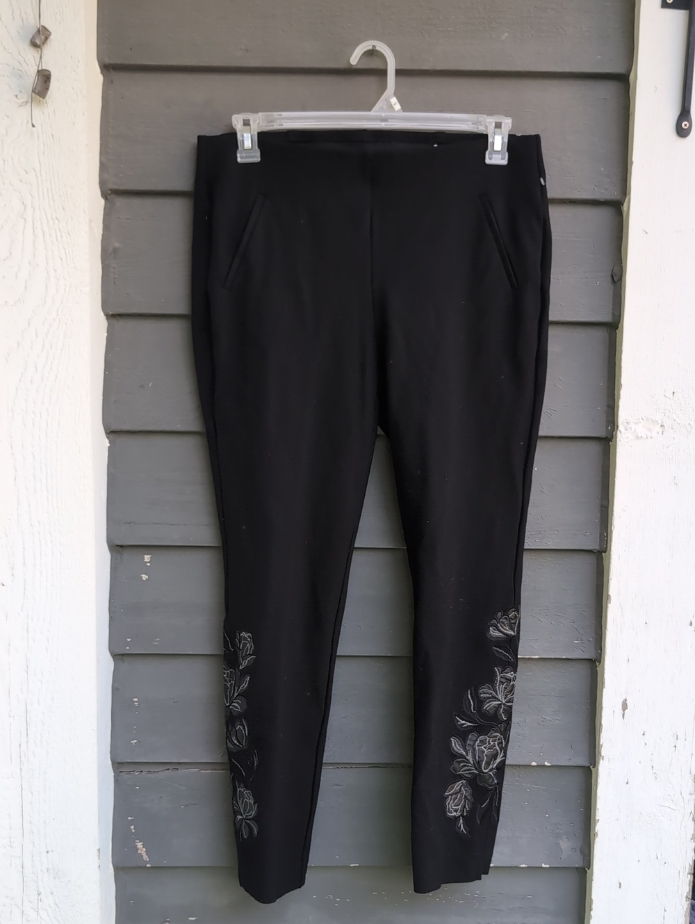Chicos Black Floral Embroidered Women's Ponte Pants Size Large